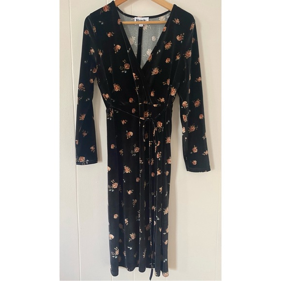 Rouje Paris Kelly Black Velvet Floral Wrap Dress Size Large Gently Used - Picture 4 of 9